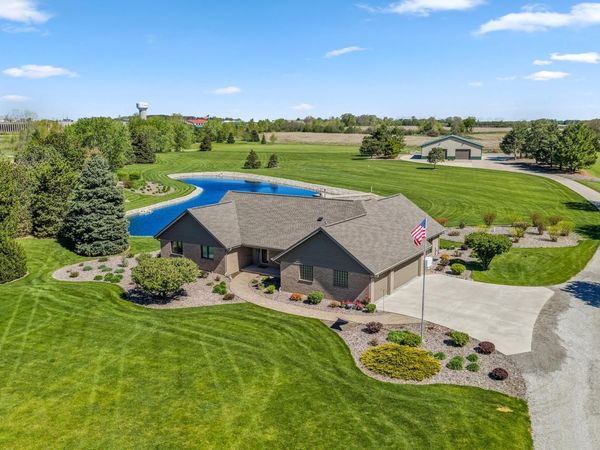 8118 Dunkelow ROAD, Franksville, WI 53126