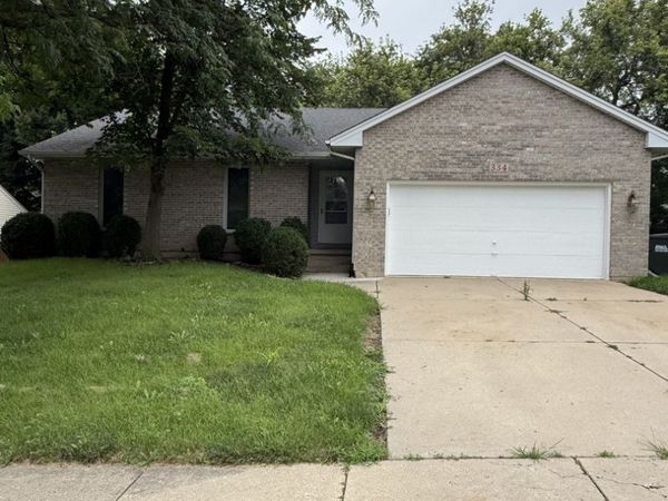 334 Panama Avenue , Hampshire, IL 60140