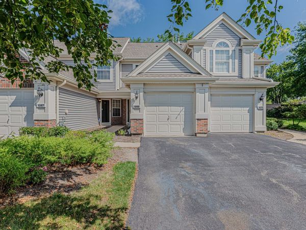 1069 Talbots Lane , Elk Grove Village, IL 60007