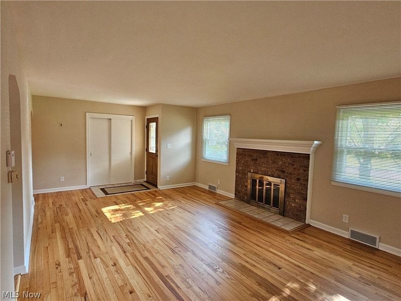 2819 Outlook Drive, Silver Lake, OH 44224 Photo 4