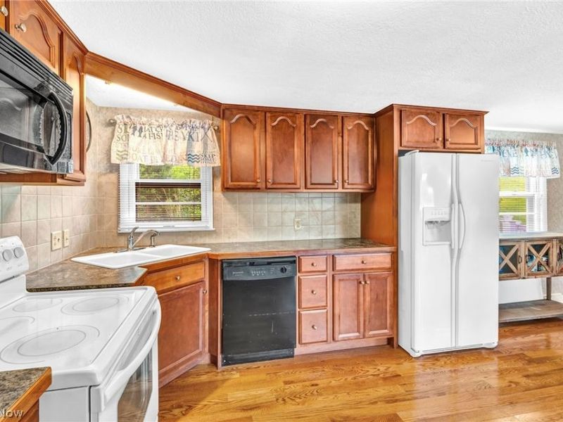 426 E Mohawk Drive , Malvern, OH 44644 Photo 15