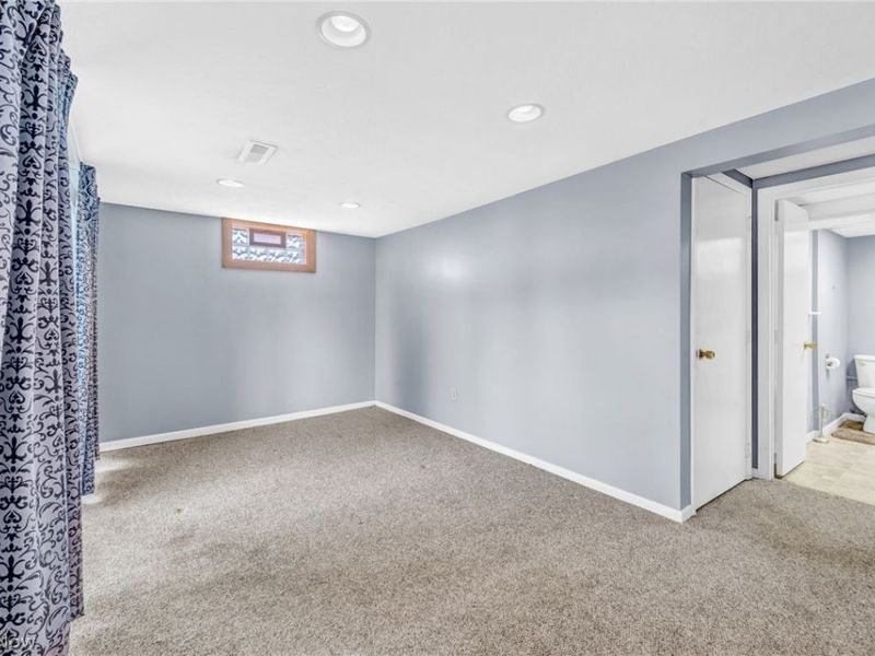 426 E Mohawk Drive , Malvern, OH 44644 Photo 27