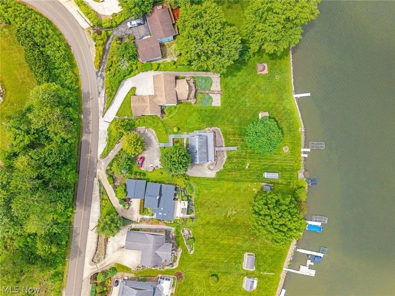 426 E Mohawk Drive , Malvern, OH 44644 Photo 5
