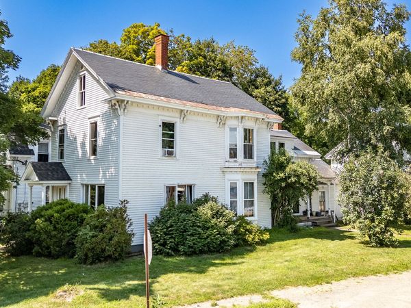10 High Street , Milo, ME 04463