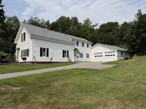 34 Lincoln Street , Dexter, ME 04930