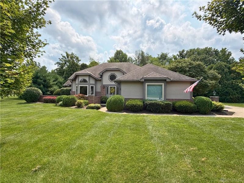 2244 Blackoak Drive, Troy, OH 45373 Photo 2