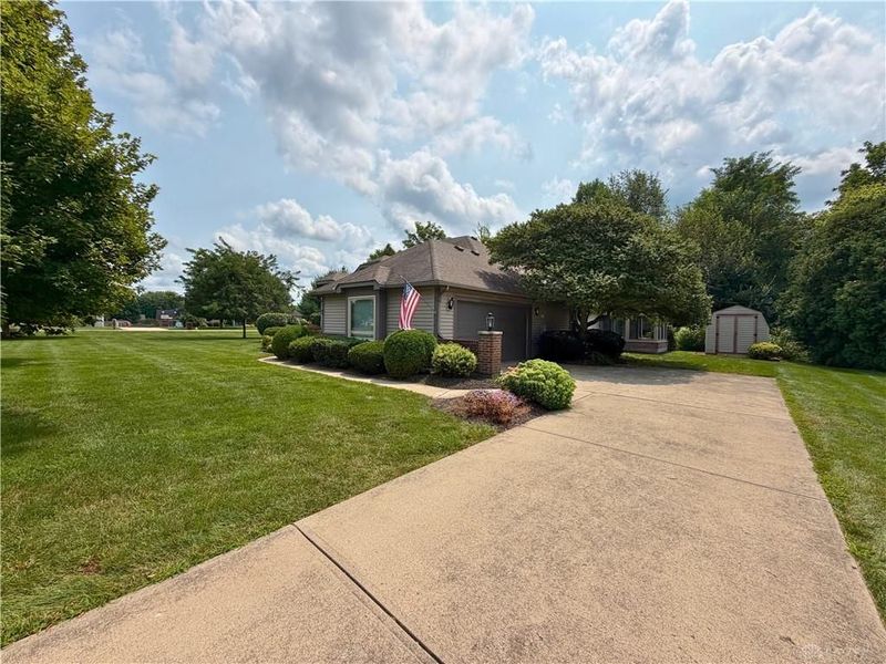 2244 Blackoak Drive, Troy, OH 45373 Photo 9