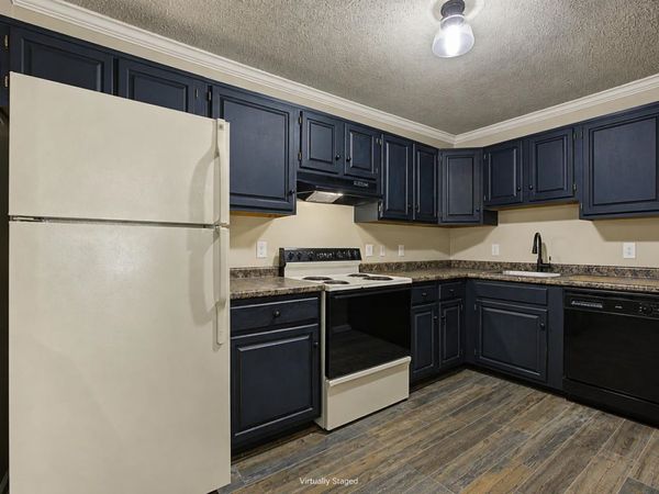 5 Bartemus Trail, Unit 105, Nashua, NH 03063