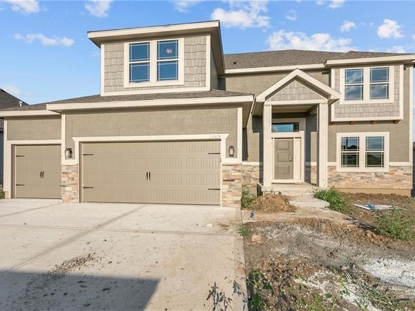 11034 N Corrington Avenue, Kansas City, MO 64156