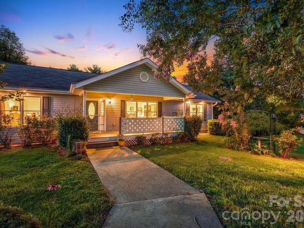 6 Arrowhead Lane, Weaverville, NC 28787