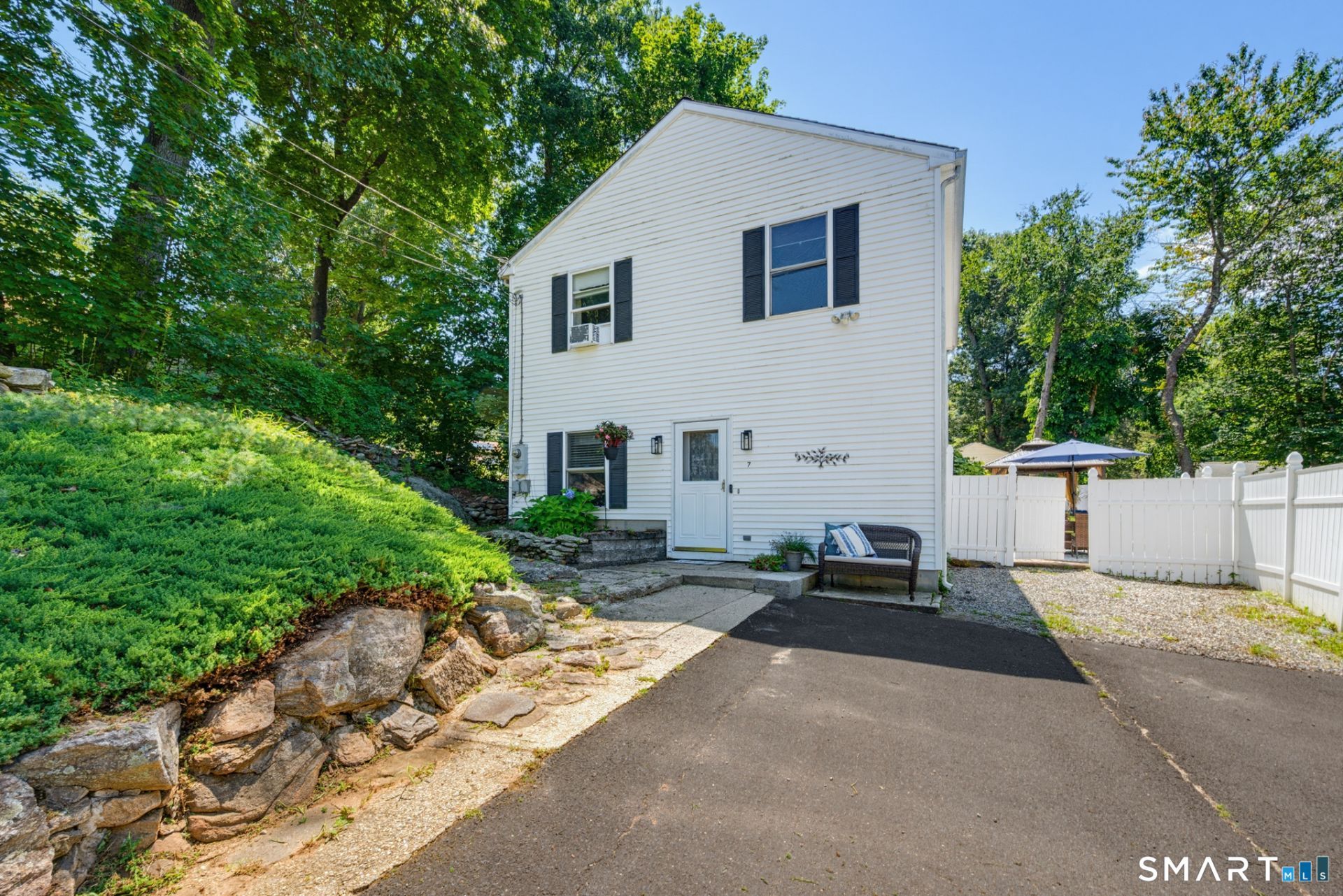 7 Sequonia, East Hampton, CT 06424 Main Photo