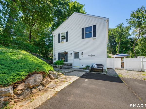 7 Sequonia, East Hampton, CT 06424