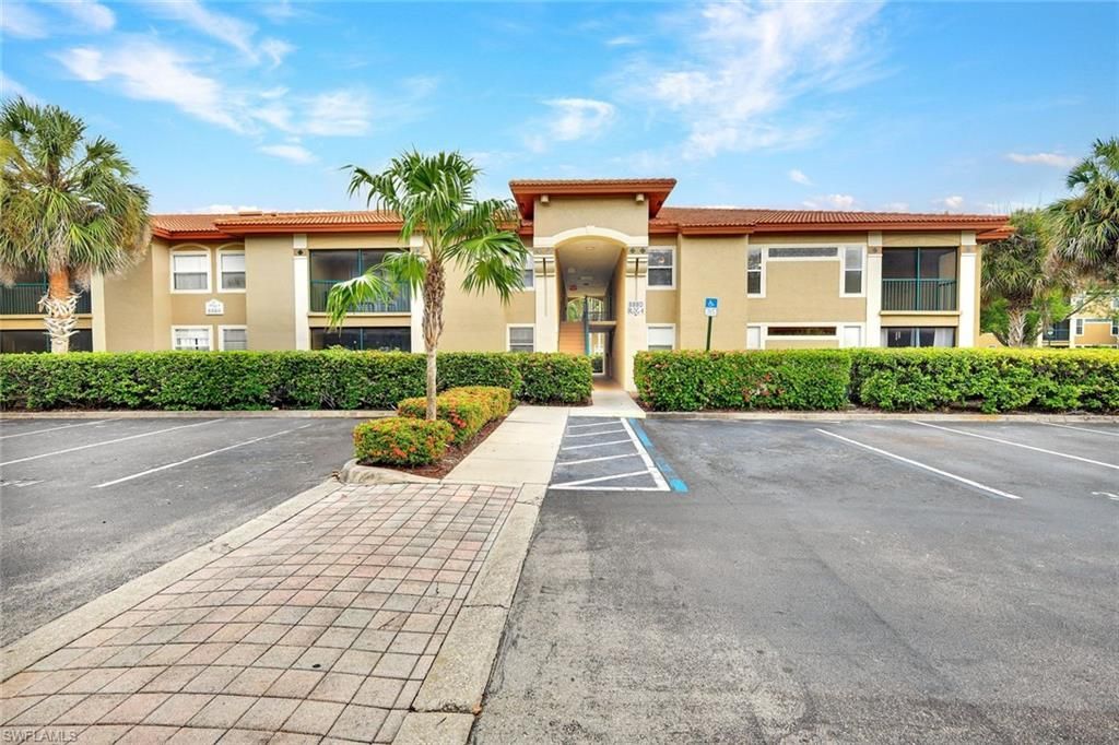 8880 Colonnades Ct W, Unit 427, Bonita Springs, FL 34135 Photo
