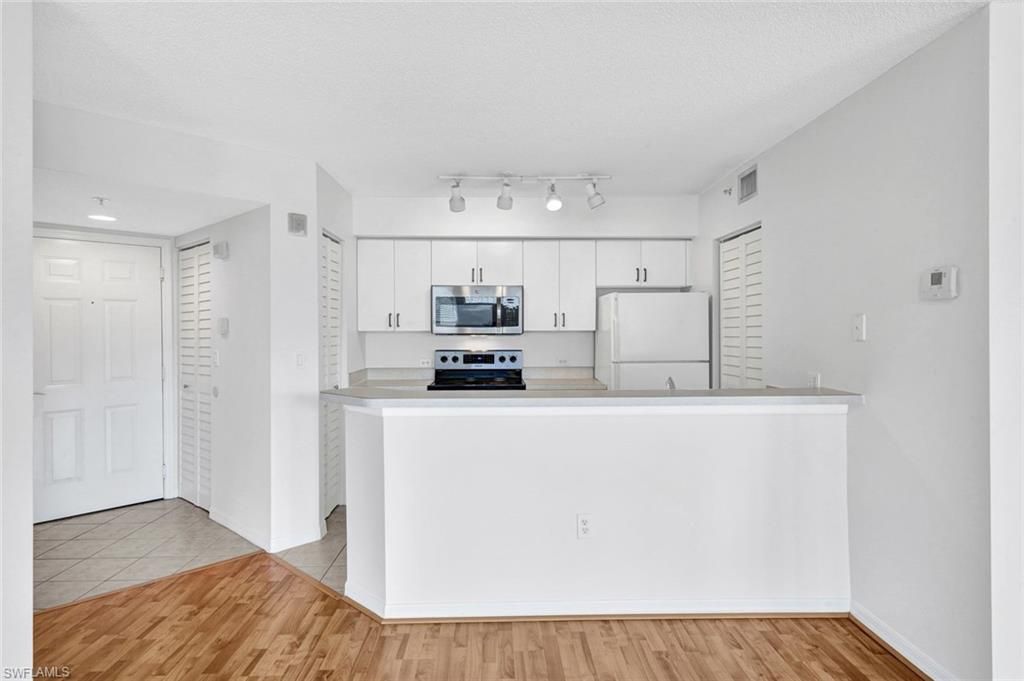 8880 Colonnades Ct W, Unit 427, Bonita Springs, FL 34135 Photo