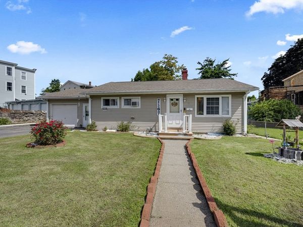 10 Union St, Southbridge, MA 01550