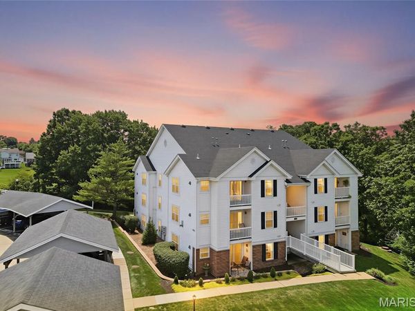 16566 Victoria Crossing Drive, Unit B, Wildwood, MO 63040