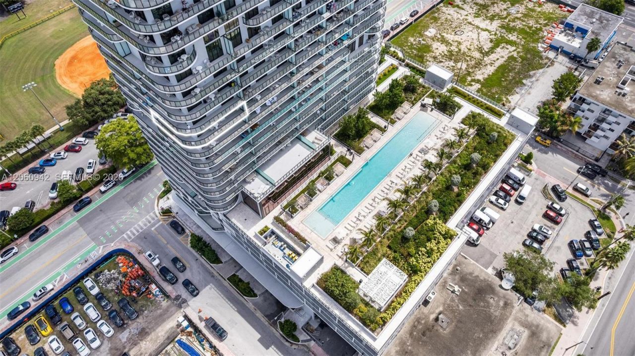 580 72nd St , Unit 1410, Miami Beach, FL 33141 Photo