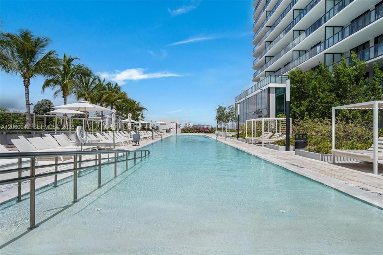 580 72nd St , Unit 1410, Miami Beach, FL 33141 Photo