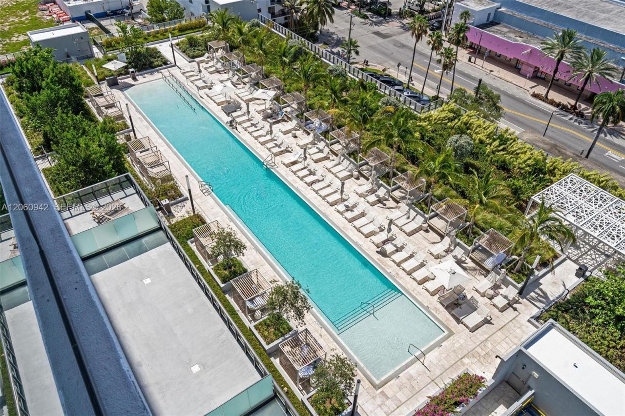 580 72nd St , Unit 1410, Miami Beach, FL 33141 Photo