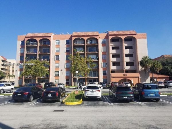 5201 NW 7th St , Unit 506, Miami, FL 33126