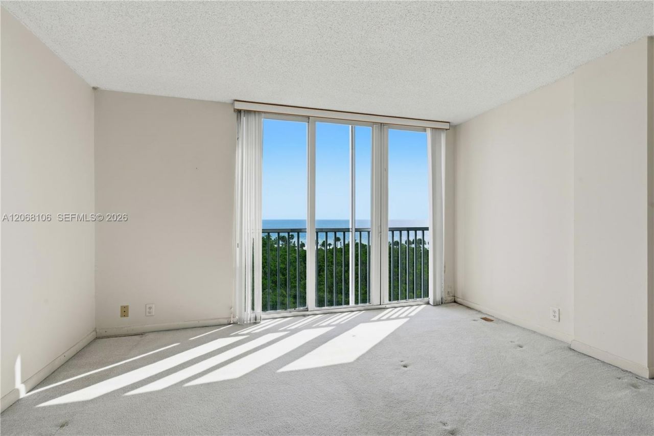 5 Bluebill , Unit 702 + 802, Naples, FL 34108 Photo