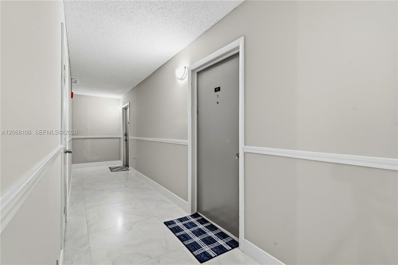 5 Bluebill , Unit 702 + 802, Naples, FL 34108 Photo