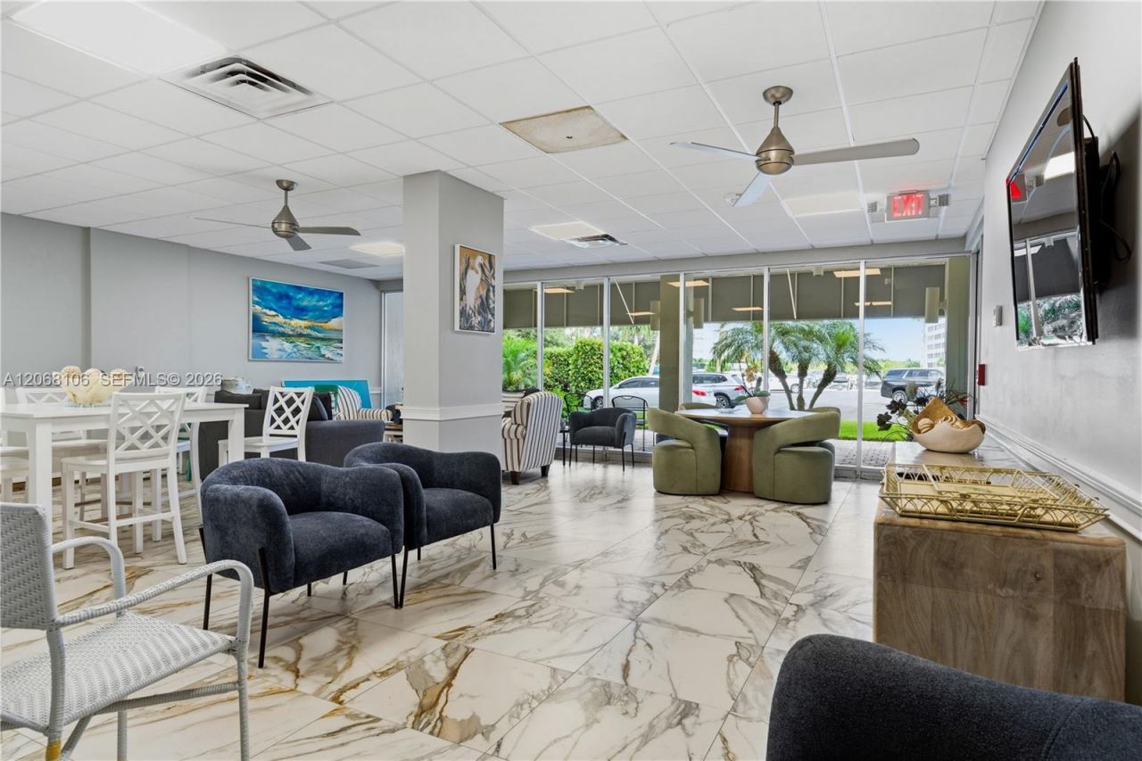 5 Bluebill , Unit 702 + 802, Naples, FL 34108 Photo