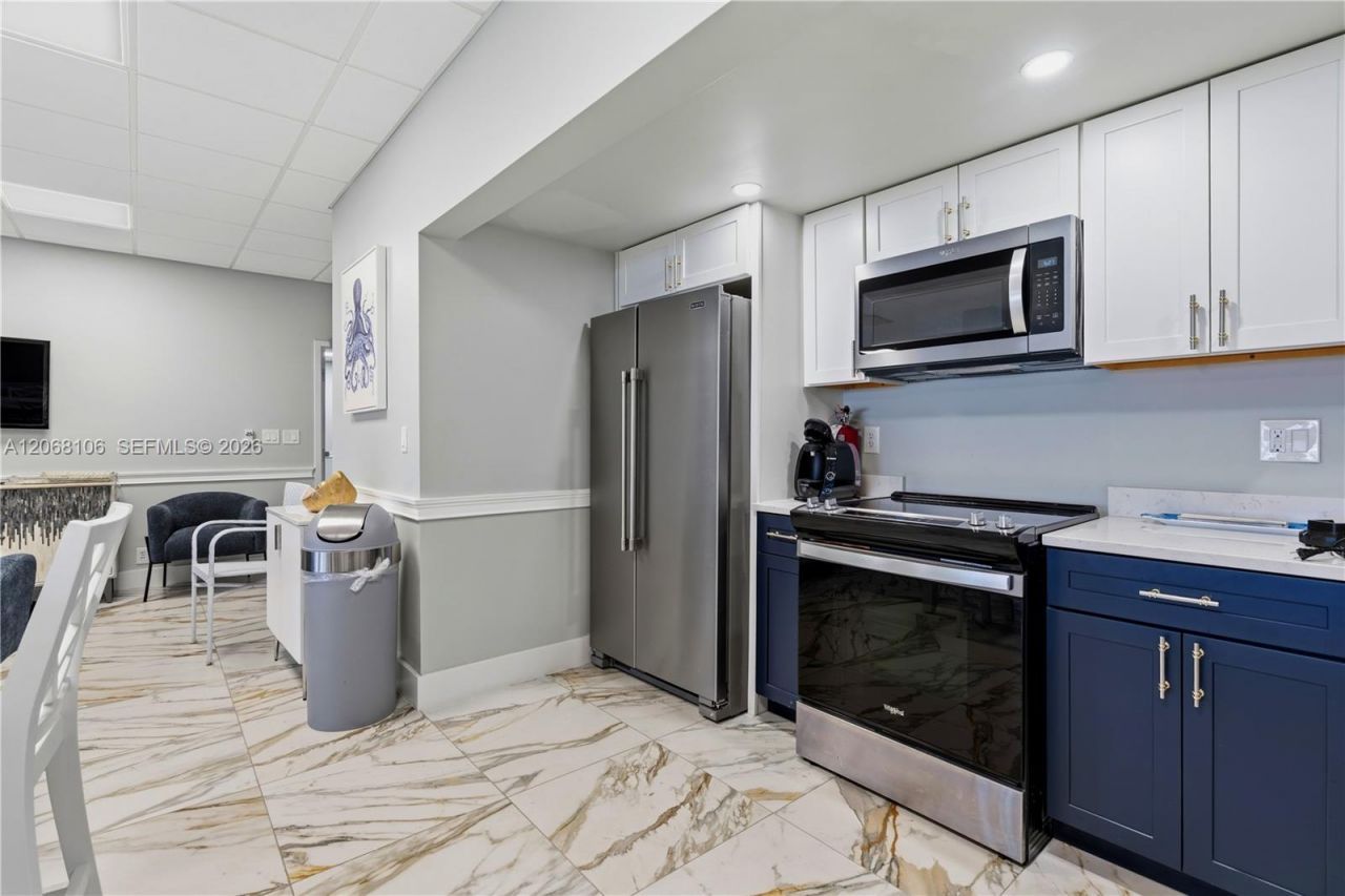 5 Bluebill , Unit 702 + 802, Naples, FL 34108 Photo