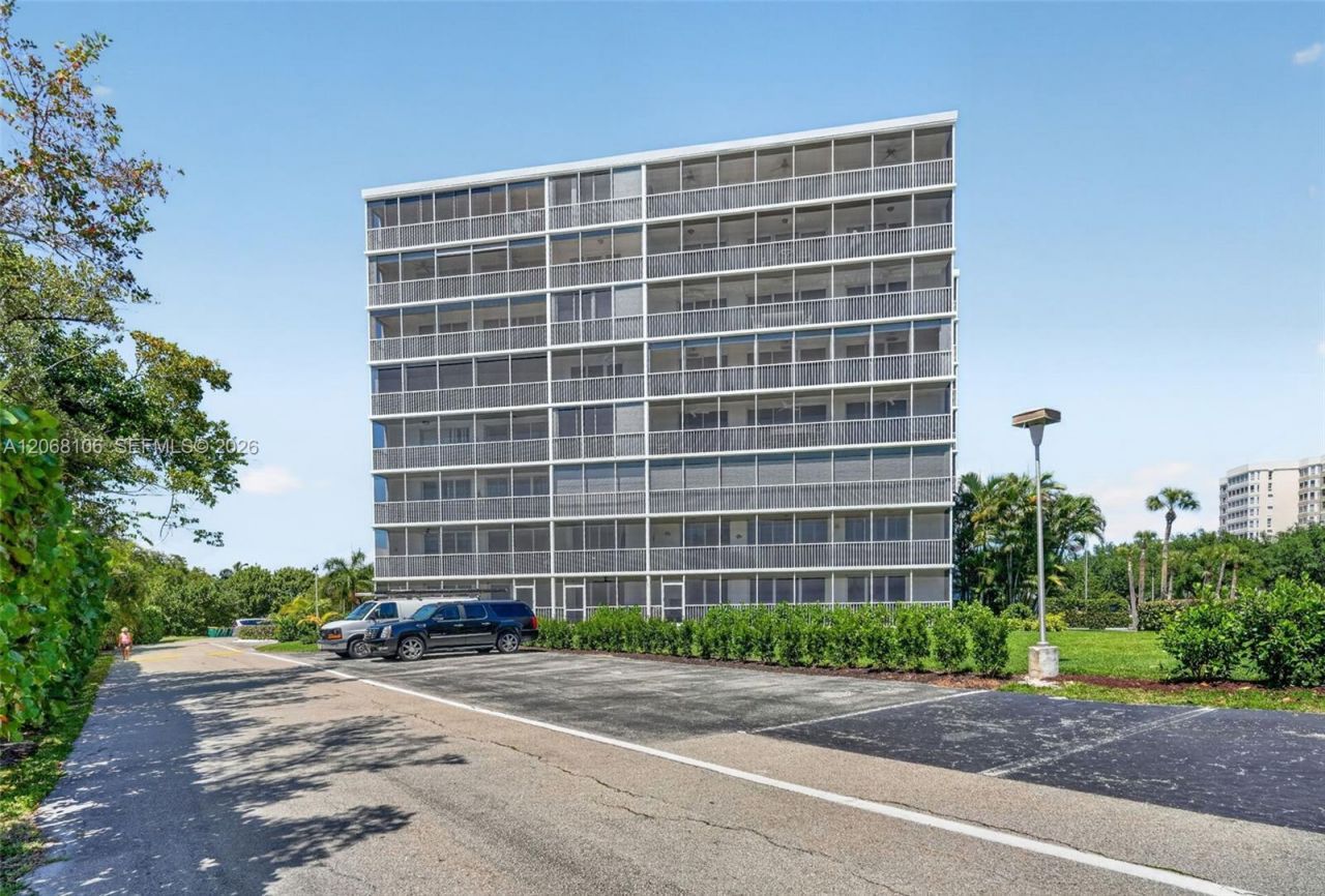 5 Bluebill , Unit 702 + 802, Naples, FL 34108 Photo