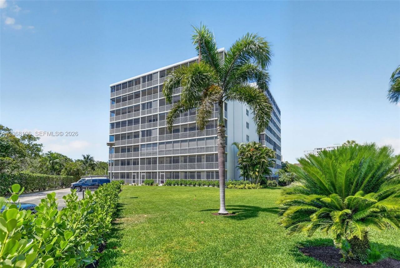 5 Bluebill , Unit 702 + 802, Naples, FL 34108 Photo