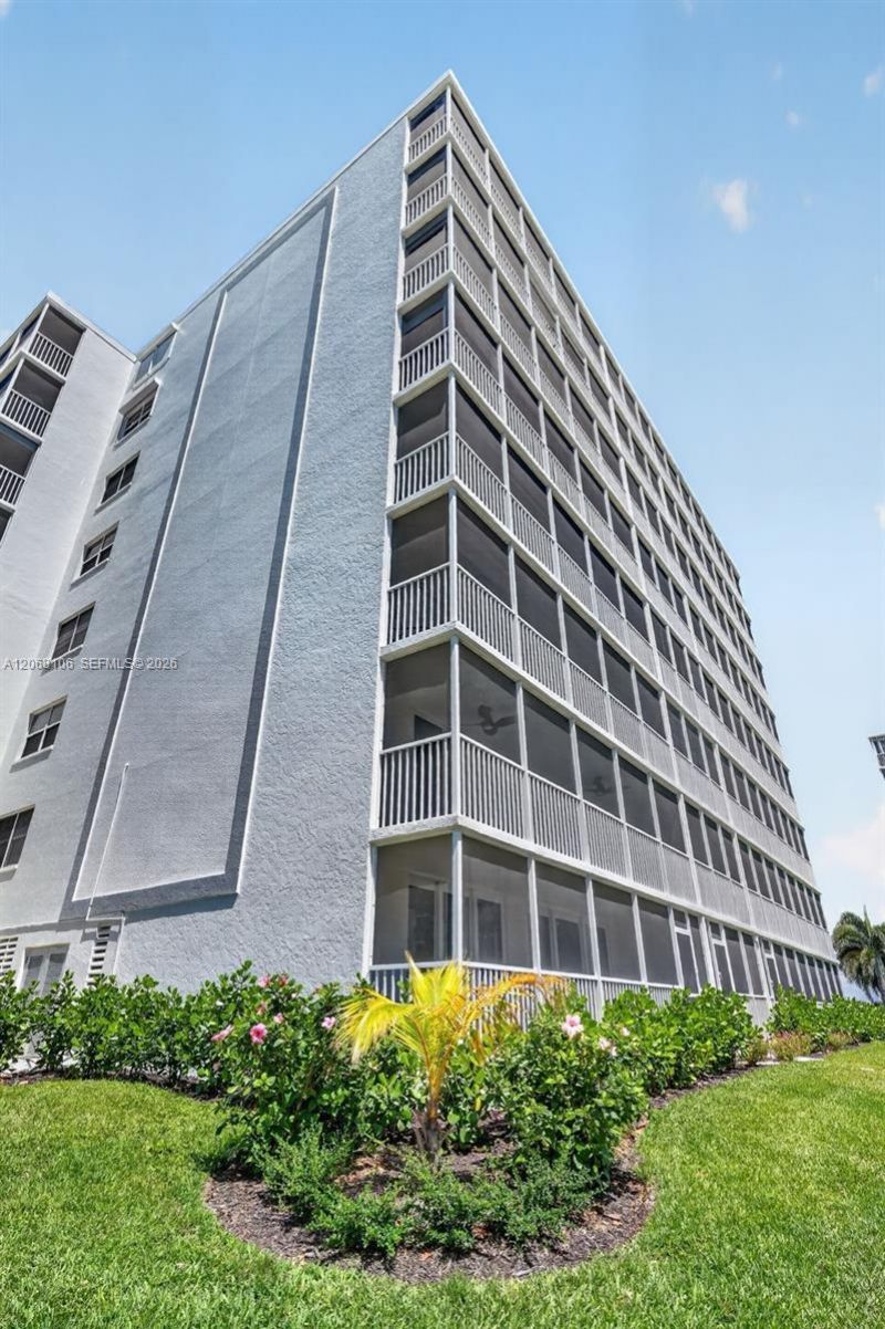 5 Bluebill , Unit 702 + 802, Naples, FL 34108 Photo