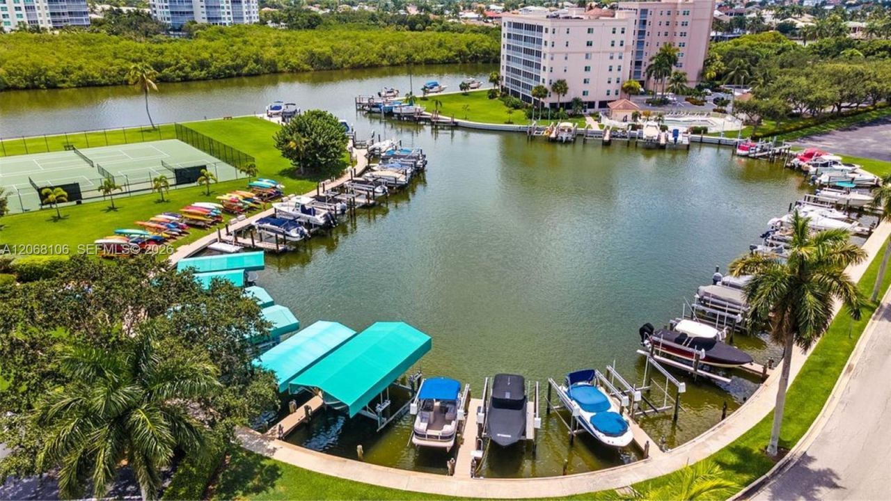 5 Bluebill , Unit 702 + 802, Naples, FL 34108 Photo