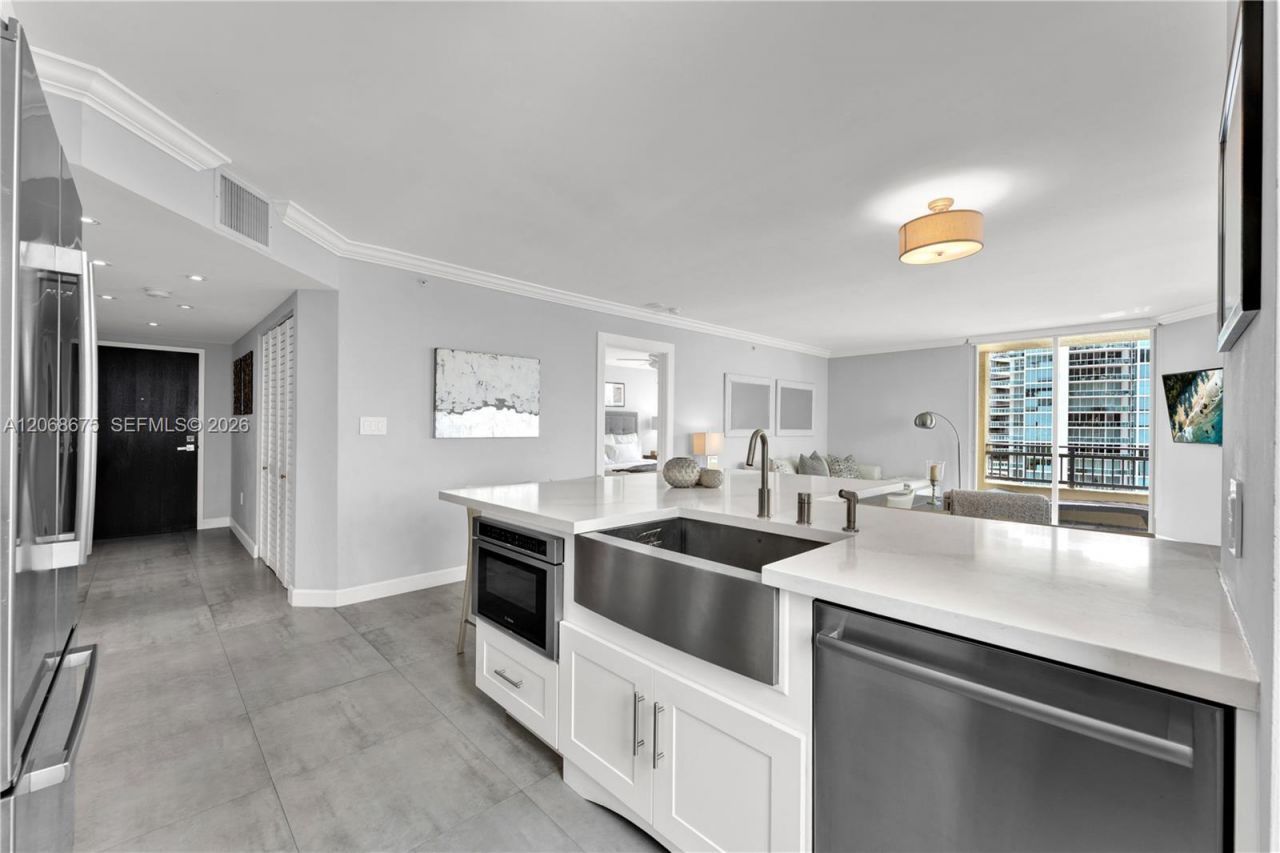 90 Alton Rd , Unit 1102, Miami Beach, FL 33139 Photo