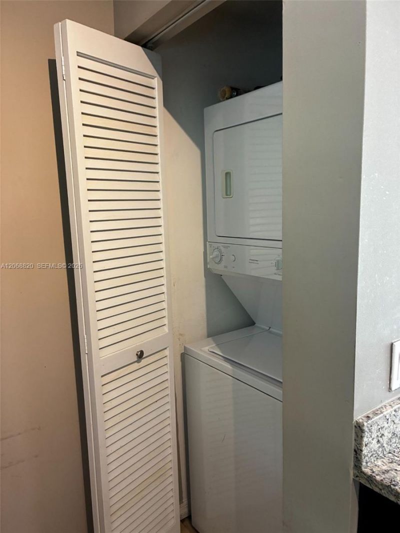 951 Brickell Ave, Unit 1106, Miami, FL 33131 Photo
