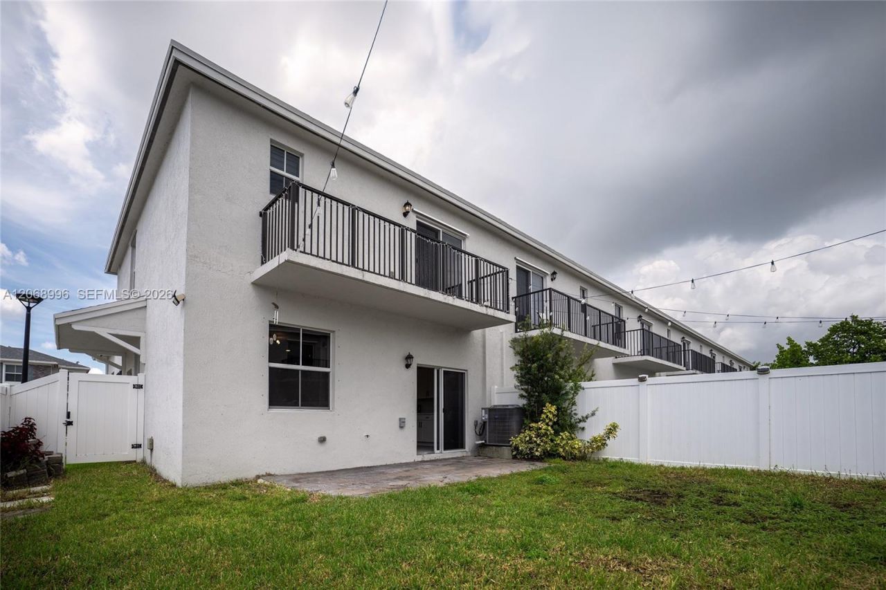 833 SE 19th St , Homestead, FL 33034 Photo