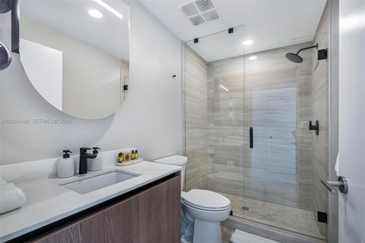 580 72nd St , Unit 1410, Miami Beach, FL 33141 Photo
