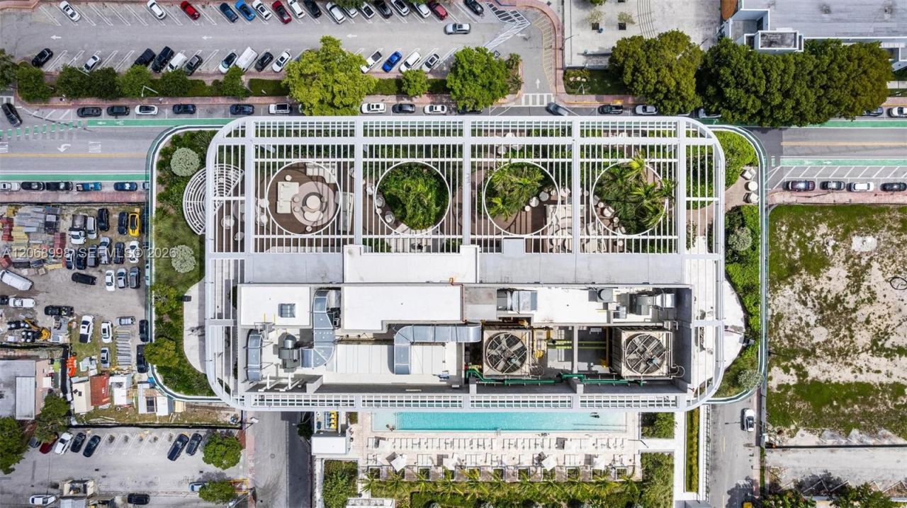 580 72nd St , Unit 1410, Miami Beach, FL 33141 Photo