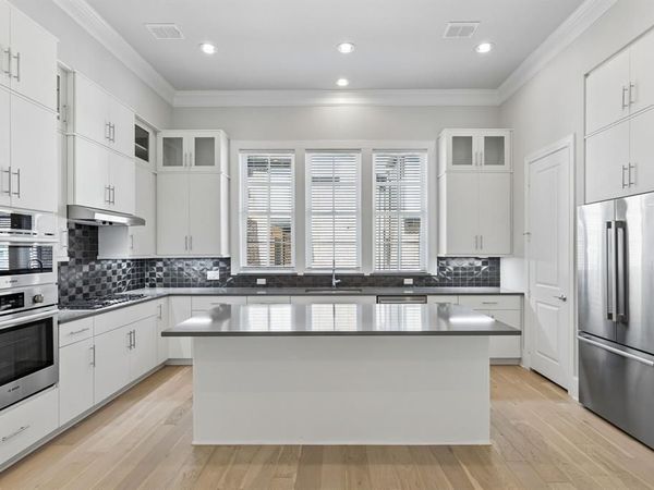 14995 Oak Street , Addison, TX 75001