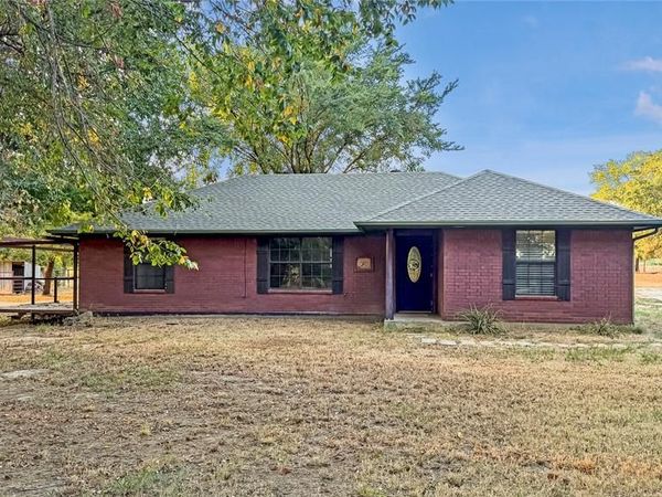 697 County Road 166, Whitesboro, TX 76273