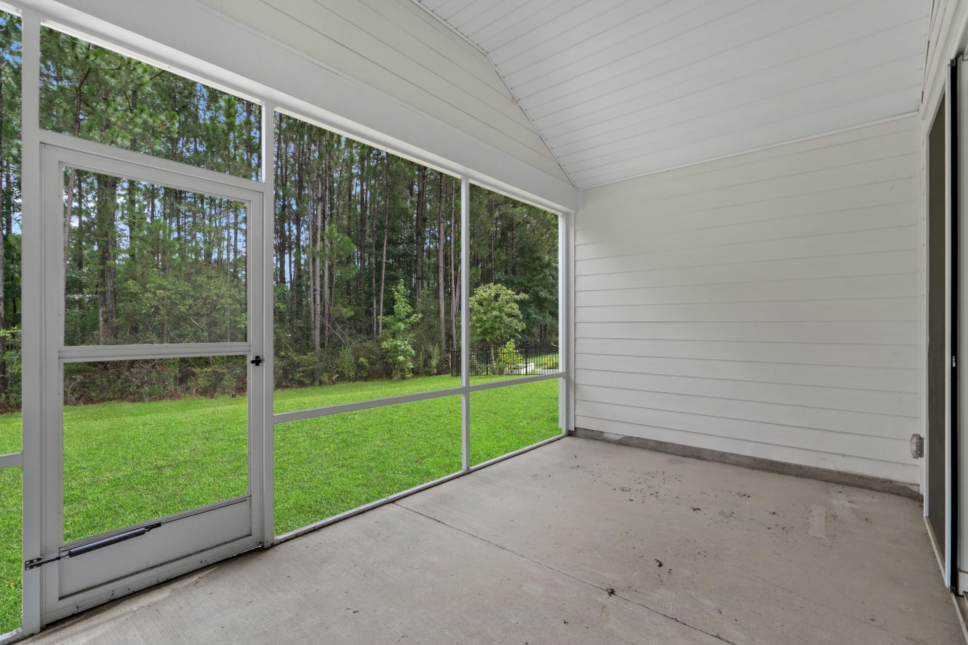 1516 Silver Grass Ct. Photo 33