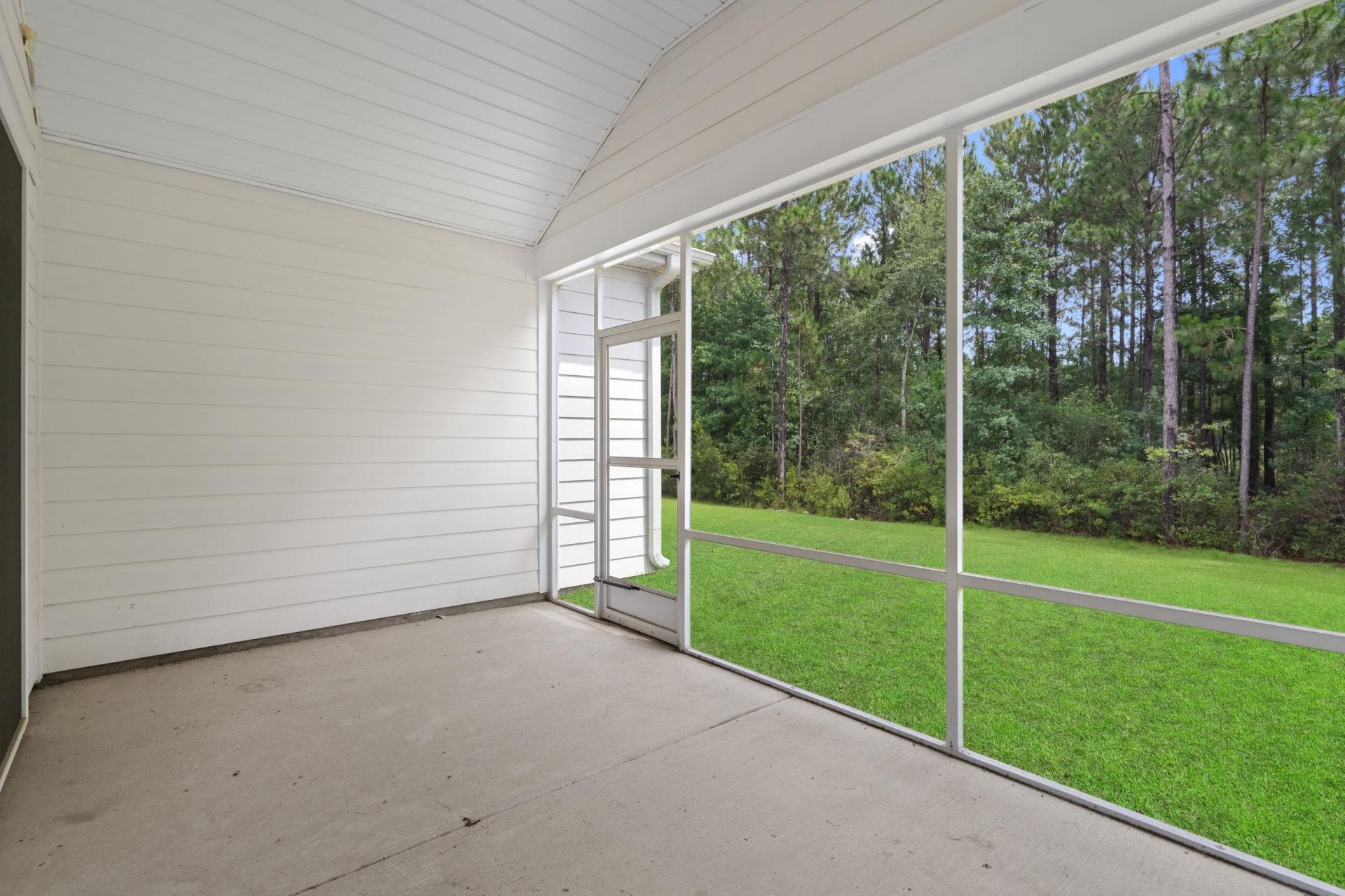 1516 Silver Grass Ct. Photo 34