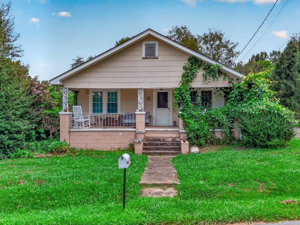 126 Jefferson St, Erwin, TN 37650