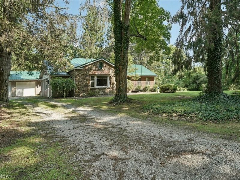 11843 Taylor Wells Road, Chardon, OH 44024 Photo 2