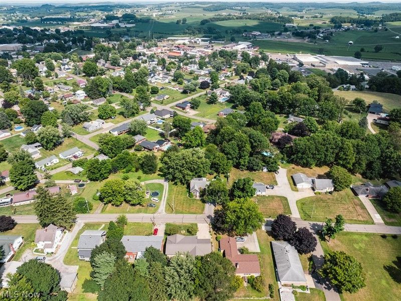 347 Bahlor St SW, Sugarcreek, OH 44681 Photo 7
