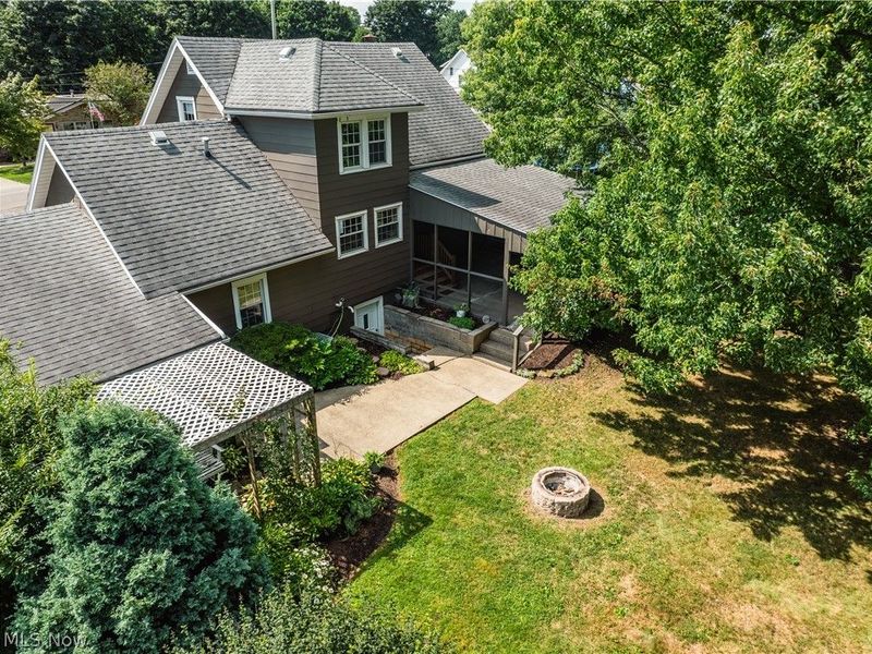 347 Bahlor St SW, Sugarcreek, OH 44681 Photo 9