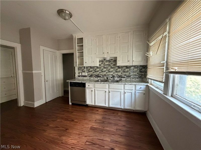 11409 Whitmore Avenue, Cleveland, OH 44108 Photo 2