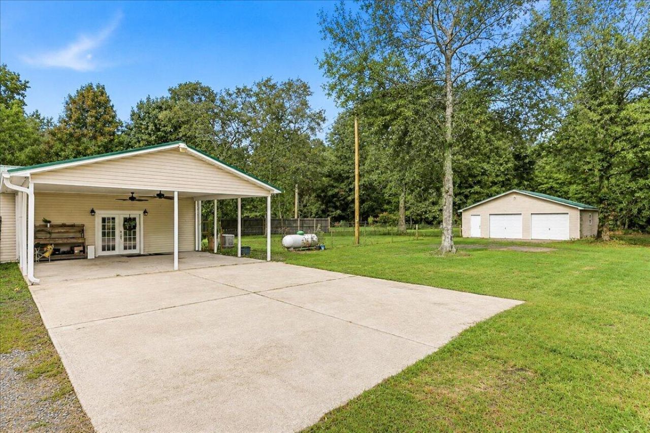 624 Coral Acres Drive Photo 11