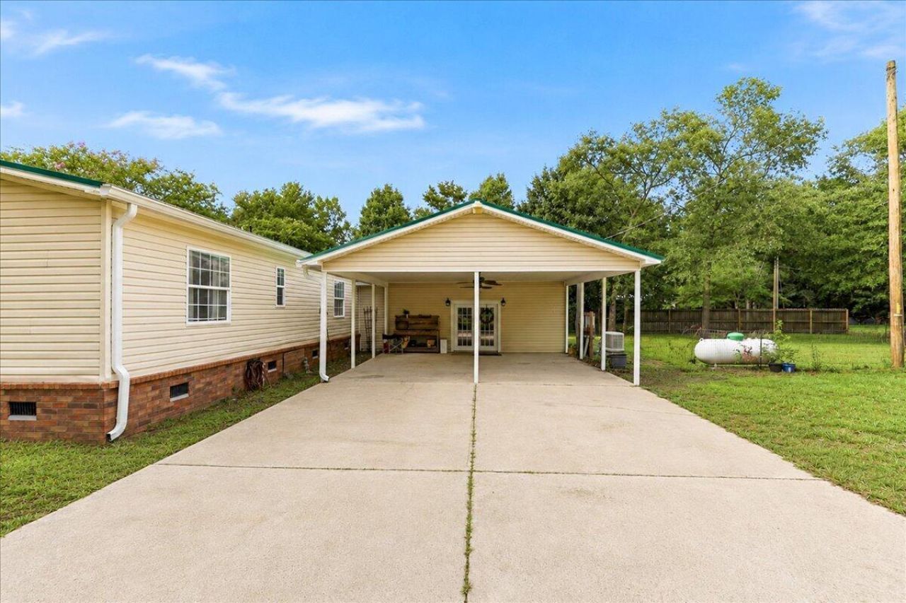 624 Coral Acres Drive Photo 13