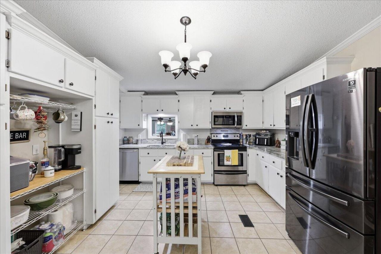 624 Coral Acres Drive Photo 23
