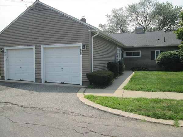 188 Horseshoe Dr, Unit 188, Chicopee, MA 01022
